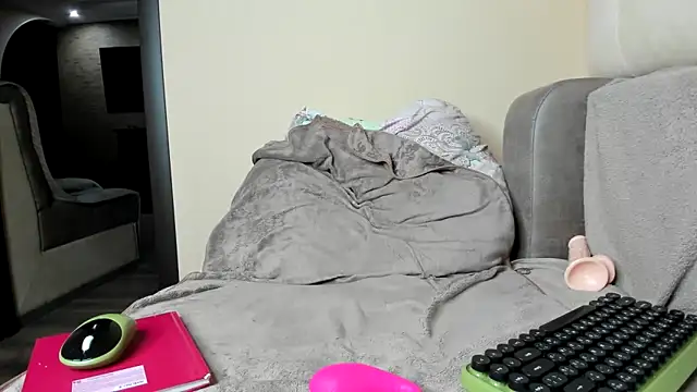 Daddysgirl 777 online show from March 19, 7:40 pm