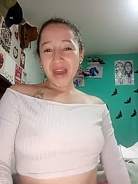 emilypoppy3 online show from September 24, 1:31 am