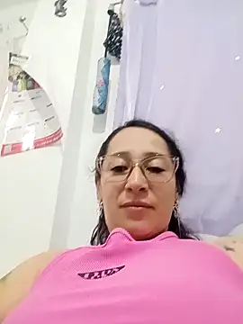 emilypoppy3 online show from April 14, 9:21 pm