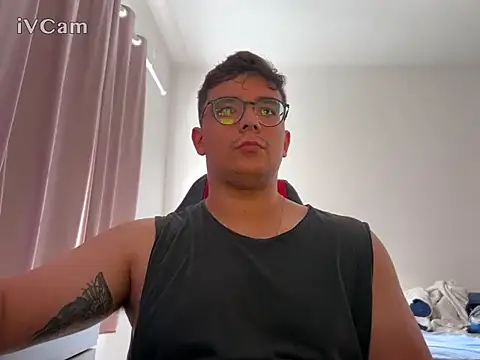 Snapshot of Thickdick6905 chatting on September 8, 6:29 pm Thickdick6905 online show from September 8, 6:29 pm