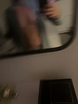 Snapshot of Guitccch chatting on November 4, 9:03 pm Guitccch online show from November 4, 9:03 pm