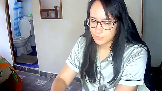 brittanycheeks online show from January 24, 4:17 pm