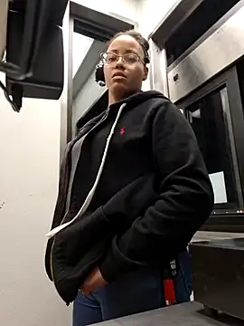 samone9 online show from December 28, 11:05 pm