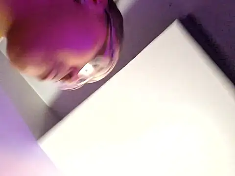 samone9 online show from January 2, 7:12 am