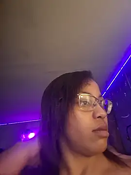 samone9 online show from March 17, 5:05 pm