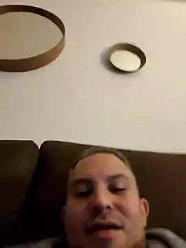 Snapshot of antonioM84 chatting on January 15, 12:09 am antonioM84 online show from January 15, 12:09 am