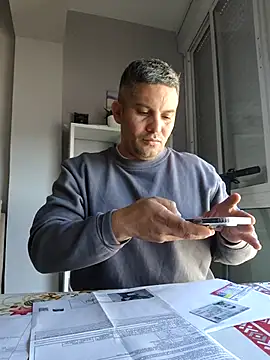 Snapshot of antonioM84 chatting on February 6, 4:25 pm antonioM84 online show from February 6, 4:25 pm