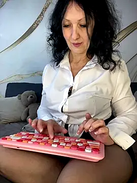 Katie-n online show from September 15, 6:24 am