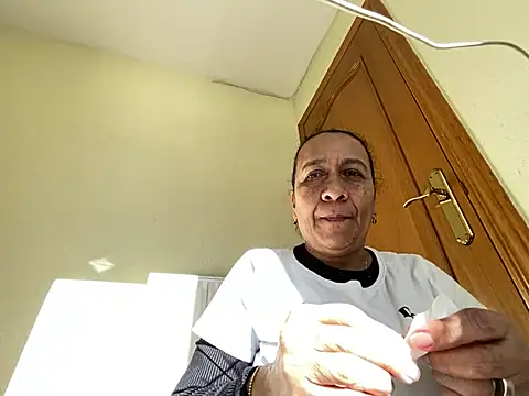 sweeviolet online show from January 13, 2:00 pm