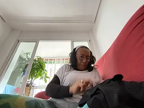 sweeviolet online show from January 27, 12:37 pm