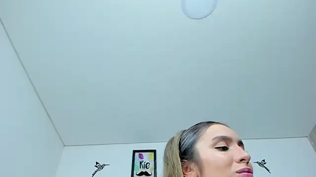 im sarah34 online show from December 1, 7:02 am