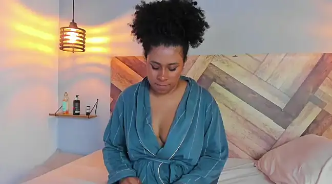 EmmilyBrant online show from March 2, 5:44 am