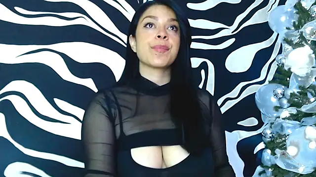 Snapshot of lilith_luv chatting on December 12, 8:25 am lilith luv online show from December 12, 8:25 am