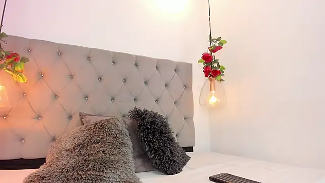 AnnPrices online show from December 27, 2:33 pm