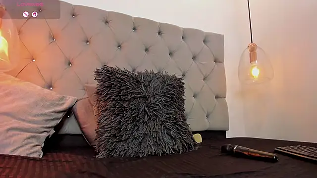 AnnPrices online show from February 21, 4:16 pm