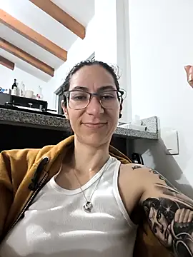 Snapshot of Andromeda-jade chatting on February 20, 4:42 am Andromeda-jade online show from February 20, 4:42 am