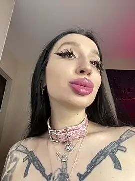 Molly  Moon online show from April 14, 2:50 am