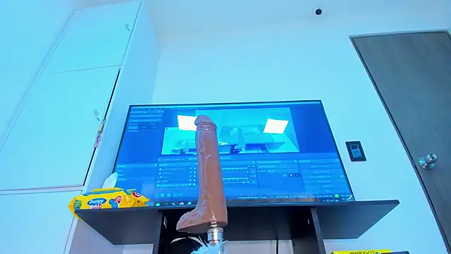 Isa  Blanc online show from February 26, 9:53 am