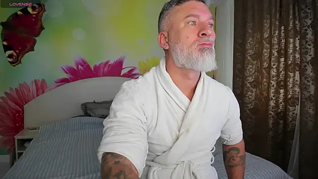 BlowMyXXL online show from December 18, 6:52 am