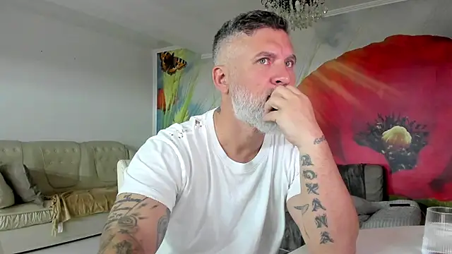 BlowMyXXL online show from March 28, 6:40 pm