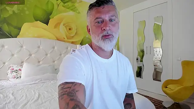 BlowMyXXL online show from May 17, 7:39 am