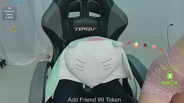 Snapshot of littlemiilk chatting on January 16, 4:07 pm littlemiilk online show from January 16, 4:07 pm