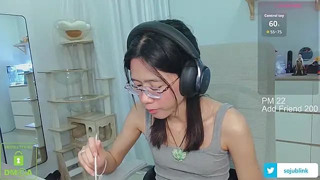 Snapshot of littlemiilk chatting on September 25, 5:44 am littlemiilk online show from September 25, 5:44 am