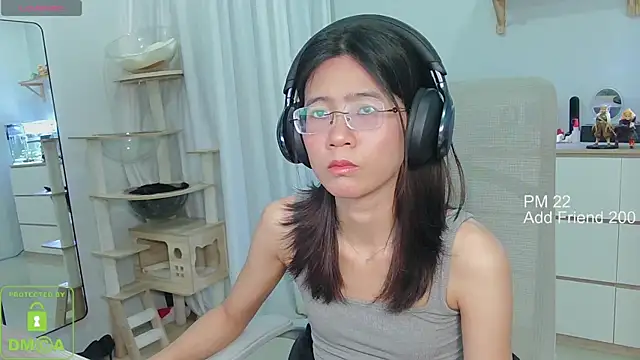 Snapshot of littlemiilk chatting on October 10, 8:57 am littlemiilk online show from October 10, 8:57 am