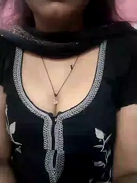 Snapshot of Cute_nidhi chatting on January 4, 5:27 am Cute nidhi online show from January 4, 5:27 am