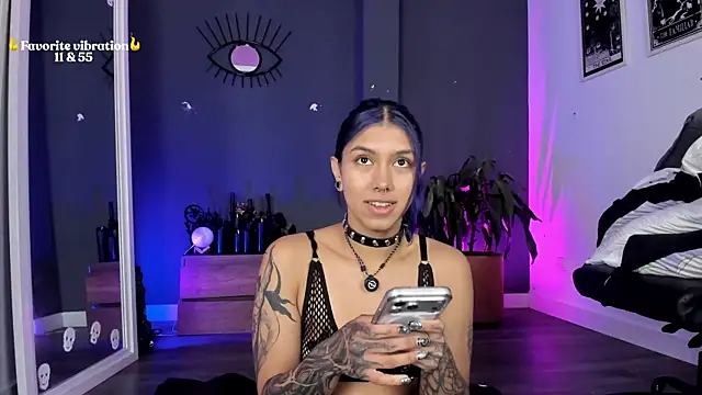 Raven Witch  online show from May 21, 12:23 pm