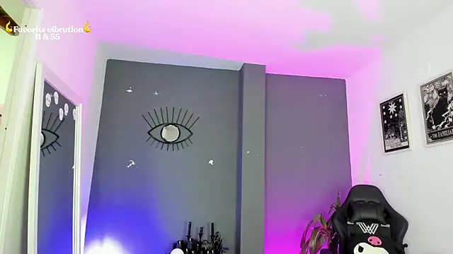 Raven Witch  online show from May 31, 6:09 pm