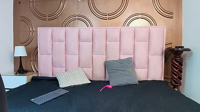 emmily keller19 online show from March 13, 1:29 pm