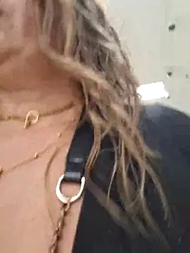 lauramcdowell1 online show from February 14, 8:37 pm