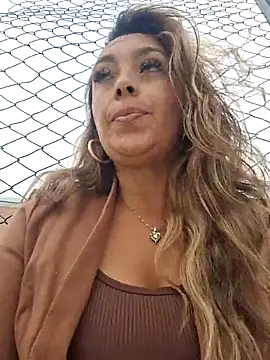 lauramcdowell1 online show from February 23, 1:32 pm