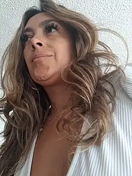 lauramcdowell1 online show from March 9, 4:55 pm