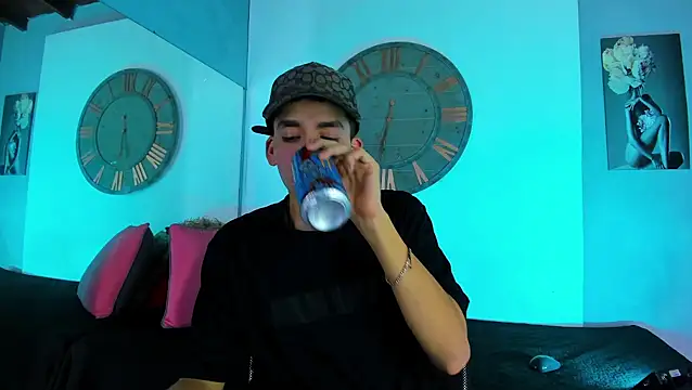 Mike 0233  online show from January 24, 3:32 am