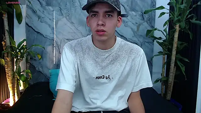 Mike 0233  online show from February 15, 11:39 am