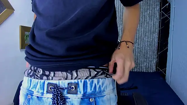 Mike 0233  online show from November 13, 5:28 am