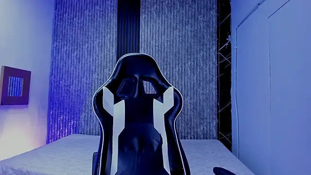 Mike 0233  online show from November 25, 4:45 am