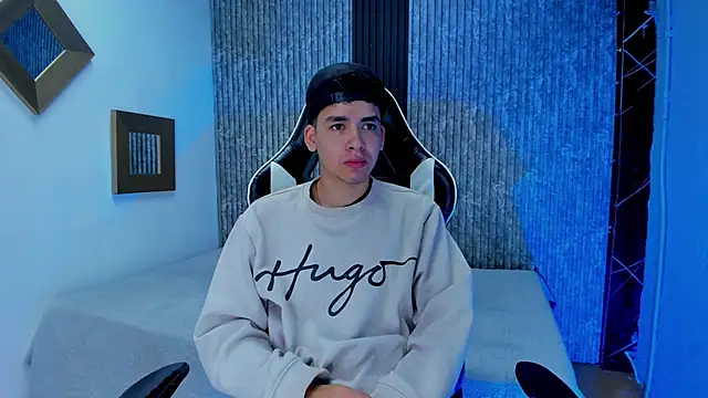 Mike 0233  online show from December 3, 3:58 am