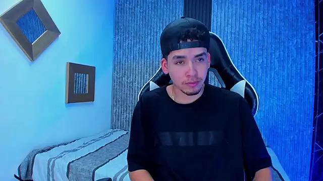 Mike 0233  online show from January 8, 3:53 am