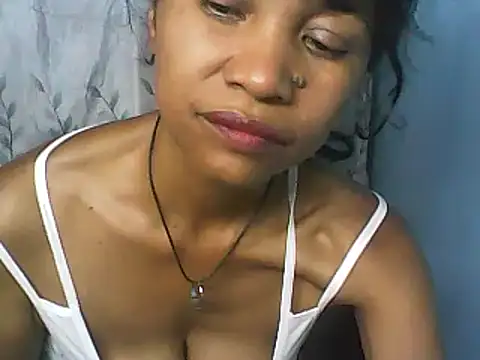 Snapshot of nene_belle chatting on February 16, 12:32 pm nene belle online show from February 16, 12:32 pm