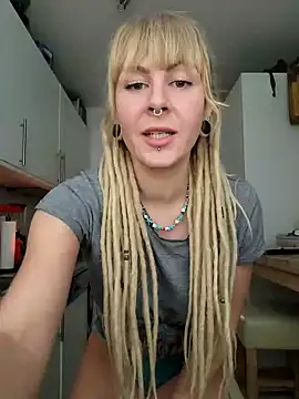Snapshot of Jenna-Lia chatting on December 15, 8:30 am Jenna-Lia online show from December 15, 8:30 am