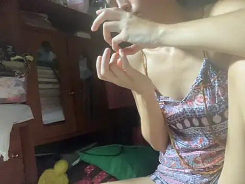 lilithanderson online show from October 5, 8:51 pm