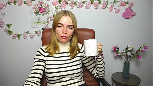 MargaritaKiss online show from September 11, 6:30 pm