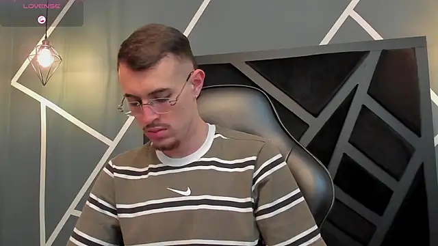 CodyWalkerR online show from September 17, 5:25 pm