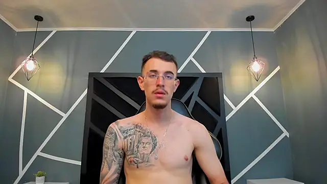 CodyWalkerR online show from September 26, 5:28 pm