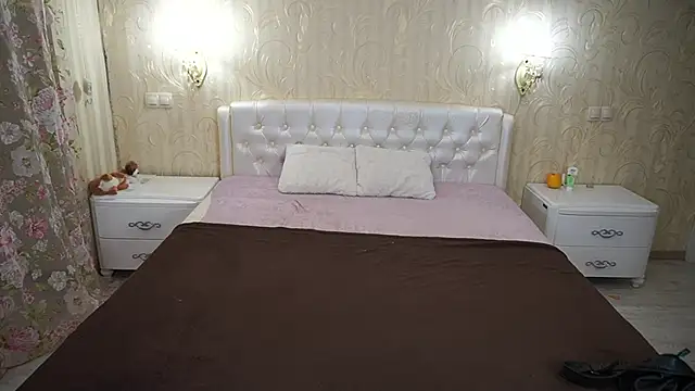 LunaaMayy online show from November 1, 4:20 pm