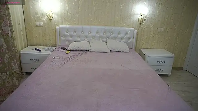 Snapshot of LunaaMayy chatting on January 31, 10:41 pm LunaaMayy online show from January 31, 10:41 pm