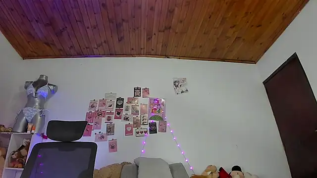 Snapshot of Pucaa_ chatting on February 8, 1:42 am Pucaa online show from February 8, 1:42 am